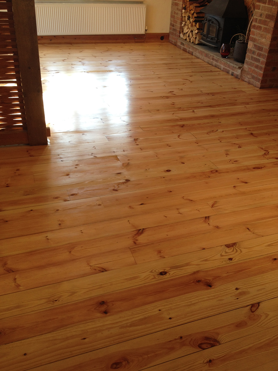 Kitchen pine floor clear lacquered