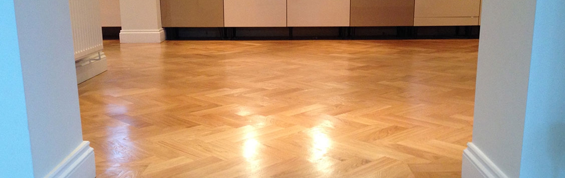 Parquet floor varnished